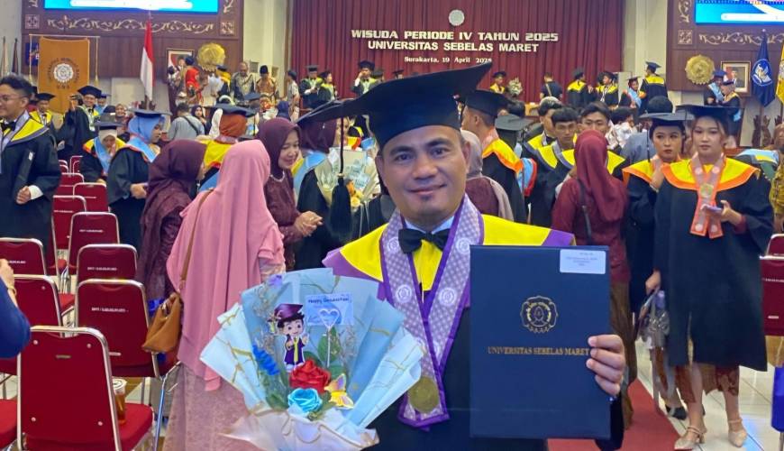Memilih Di Antara Dua Pintu: Kisah Mantan Napiter Jack Harun Lulus S2 Pendidikan Pancasila