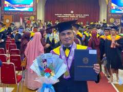 Memilih Di Antara Dua Pintu: Kisah Mantan Napiter Jack Harun Lulus S2 Pendidikan Pancasila