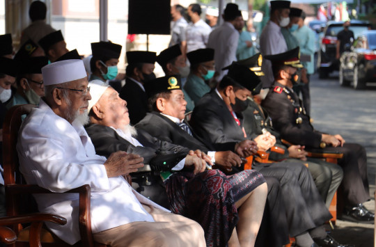 Abu Bakar Ba’asyir dan Ratusan Santri Ikuti Upacara HUT RI di Ponpes Ngruki