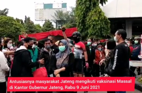 Insiden Kerumunan Warga di Pemprov Jateng hingga Reaksi “Jihadis” Soal Vaksin Covid